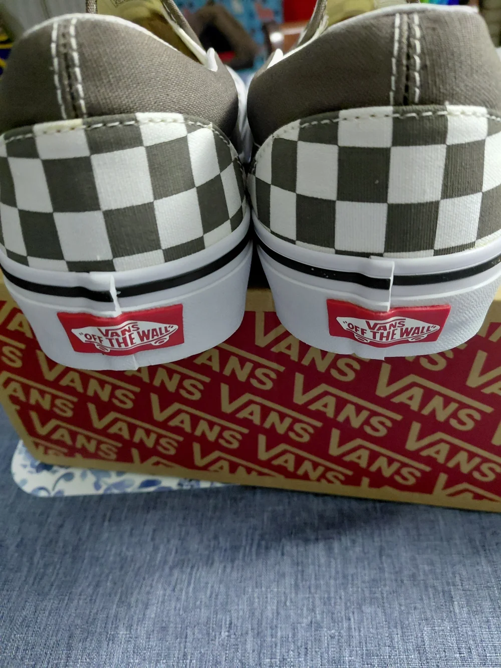 Brand New Men’s Vans Slip-On Checkerboard Sneakers — Gray/White